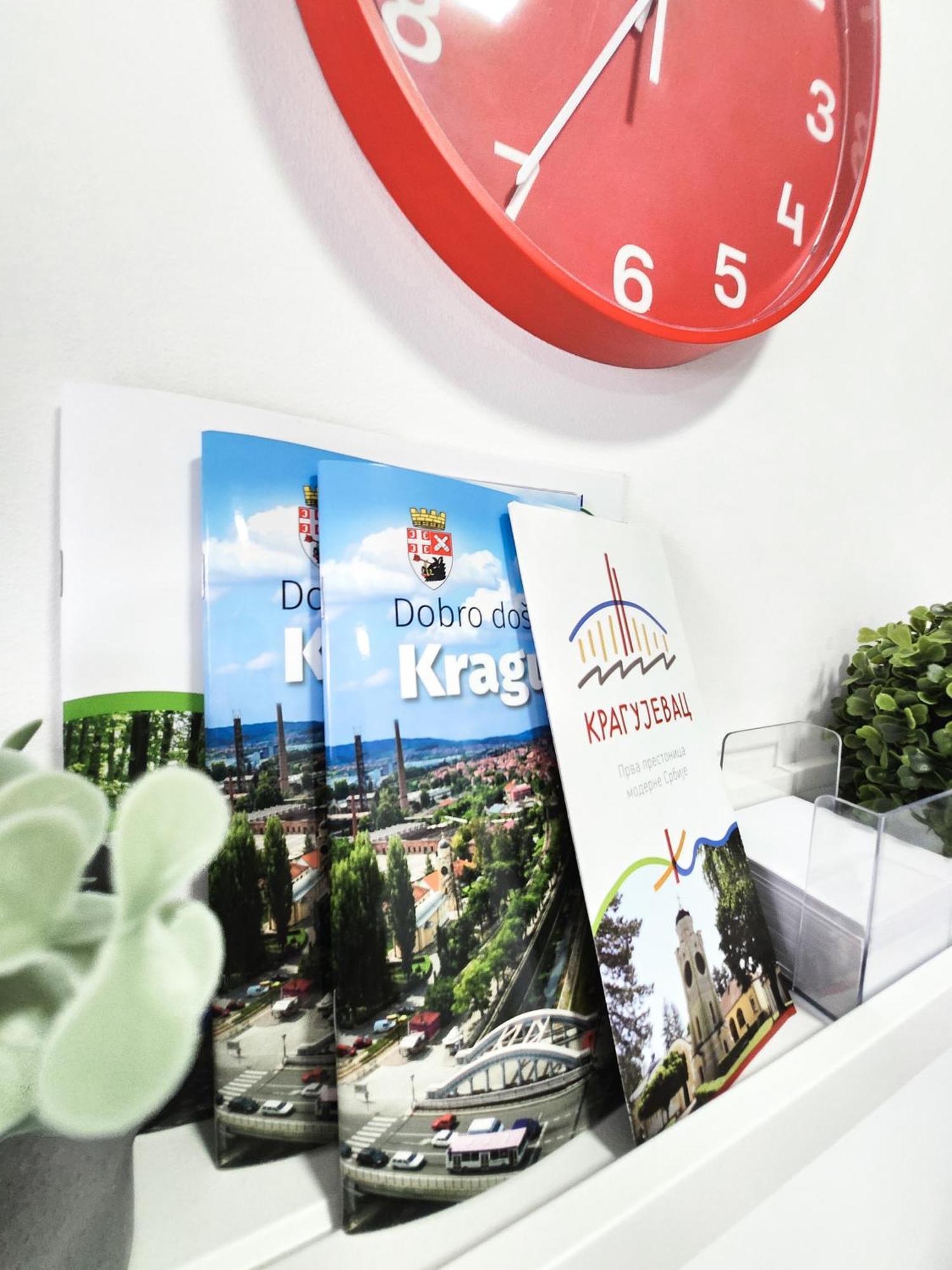 Oota Soko With Parking Garage Apartment Крагуевац Стая снимка