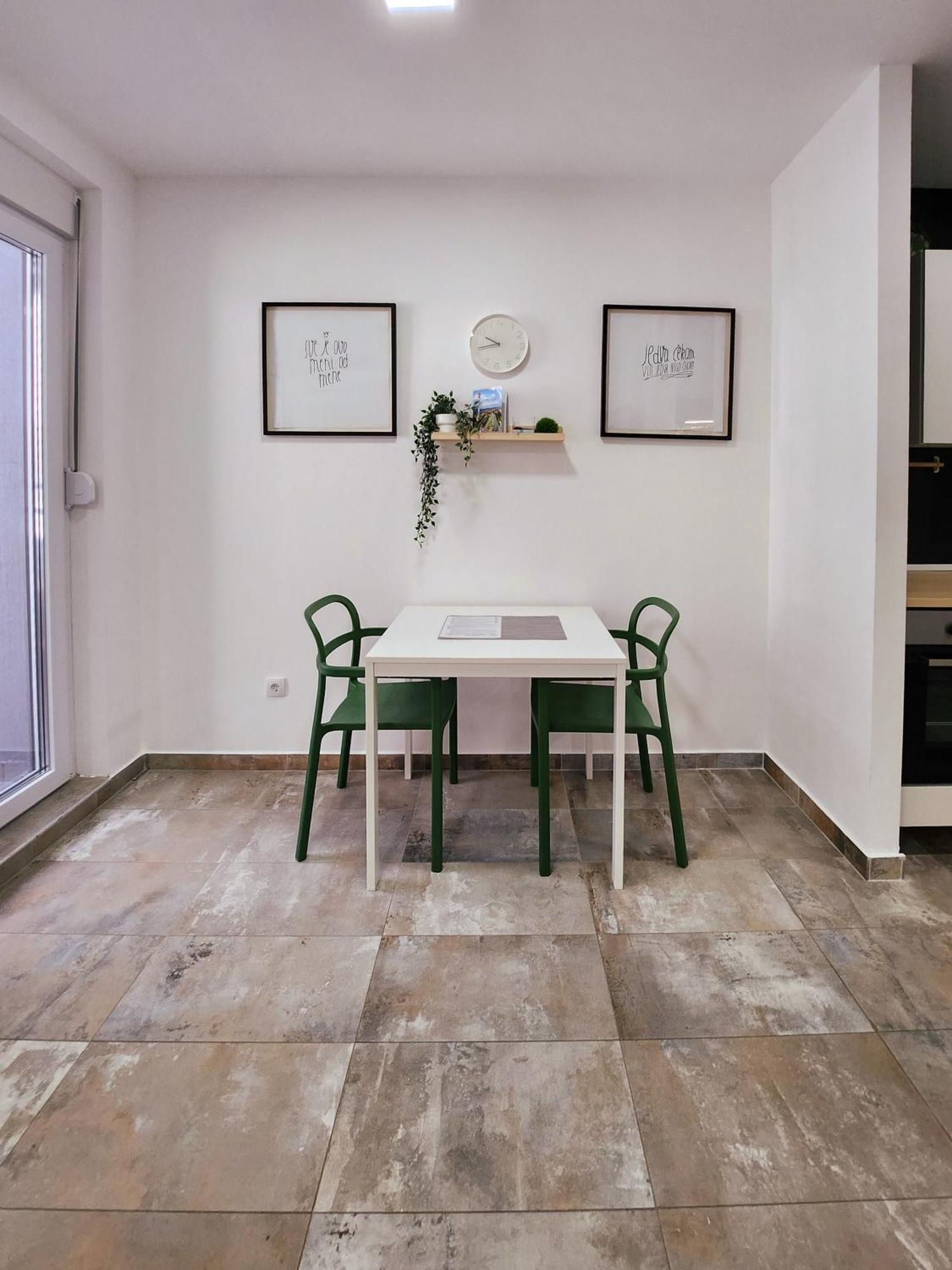Oota Soko With Parking Garage Apartment Крагуевац Екстериор снимка